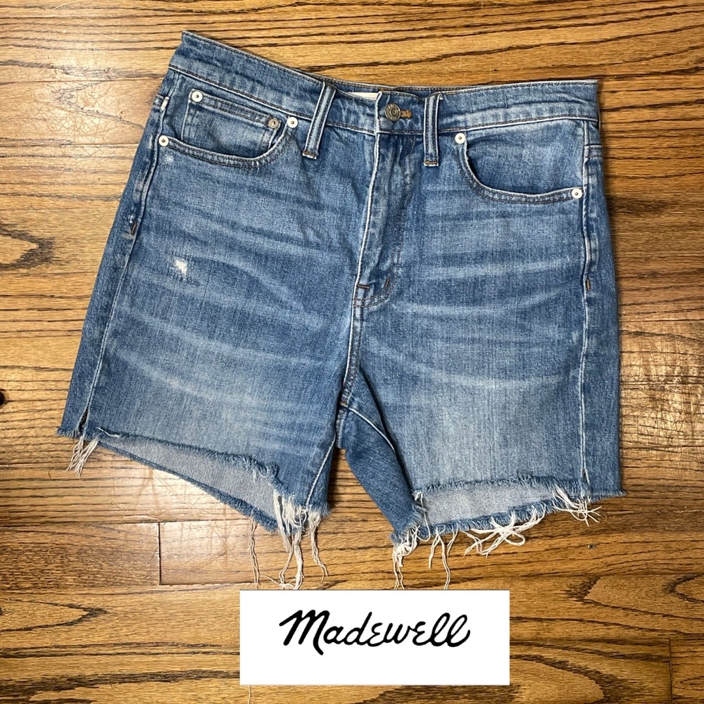 Madewell High-rise Slim BoyJean cut-off shorts size 28